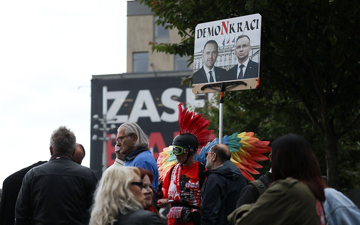 polonia:-2o-turno-da-eleicao-presidencial-promete-disputa-acirrada
