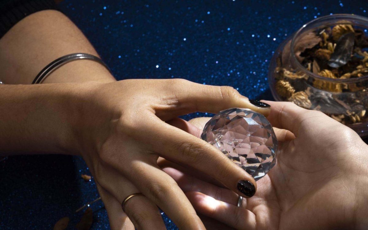 Piątkowe zaklęcia (2 maja): Przygotuj się na jeden dzień, nasycony cudami nieba, kiedy jeden zodiak unosi się z niewzruszoną ambicją, a inne świecą urokiem i mądrością!