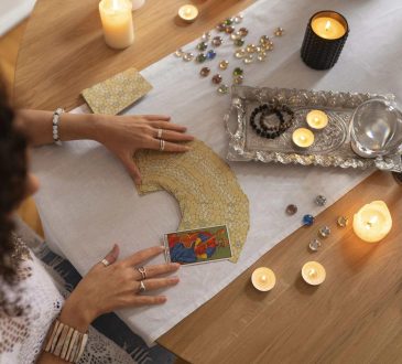 Poniedziałek - Happy Horoskop (12 maja): Dwa znaki zodiaku napotykają oszałamiające możliwości, które mogą zmienić ich życie na zawsze - może nawet bardziej dramatyczne niż znalezienie zaginionej skarpety!