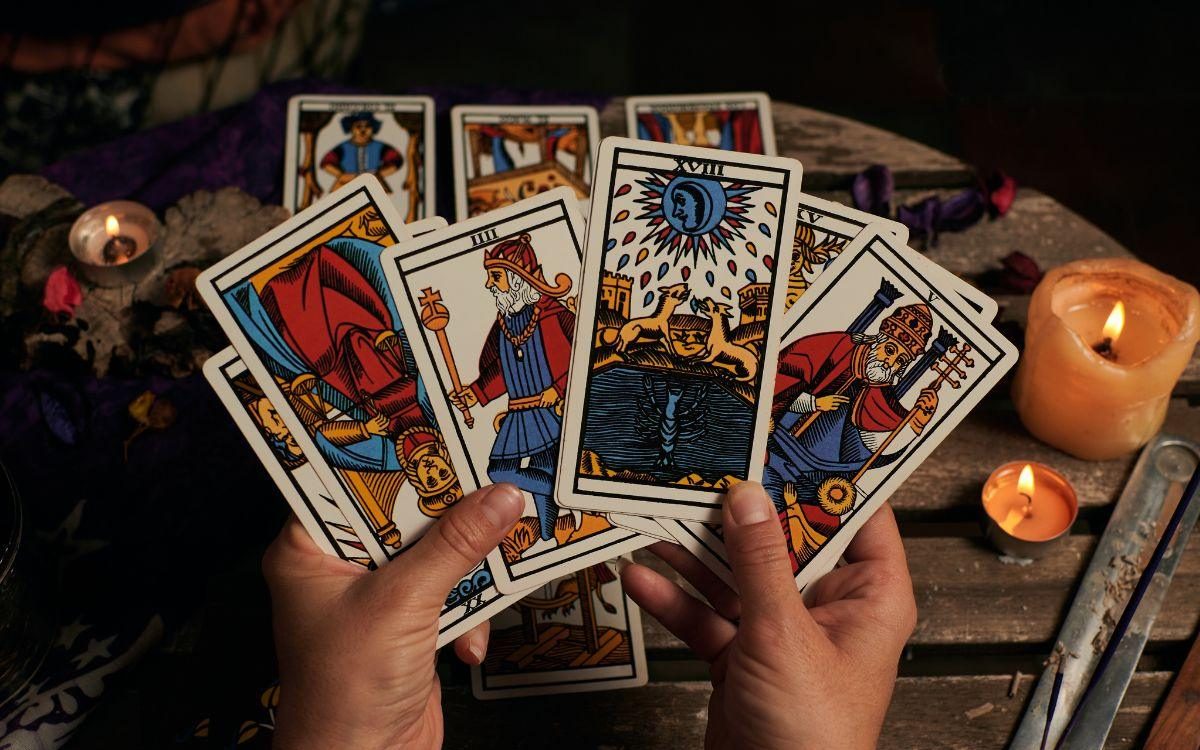 Horoskop tarot 19-25 maja wszystkie znaki zodiaku: komu los otworzy drzwi i kto usłyszy bolesną prawdę?