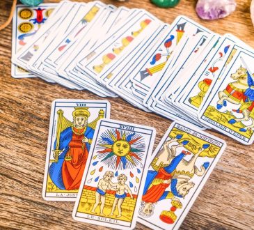 Prognoza karty Tarot 2025 12-18. Dla wszystkich oznak zodiaku